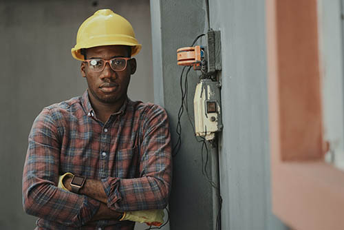 Emmanuel Ikwuegbu Unsplash - 51% of UK Electricians experience mental health problem due to work