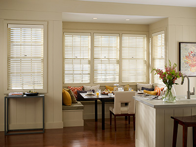 Kit 2 Smart Wood Blinds down and closed