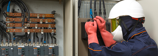 Setting the Standard in Insulated Gloves – Your First & Last Line of Shock Defence