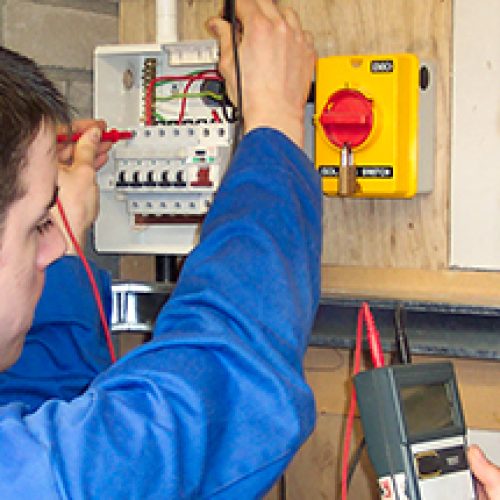 SELECT and SJIB encourage school leavers to consider electrical apprenticeships